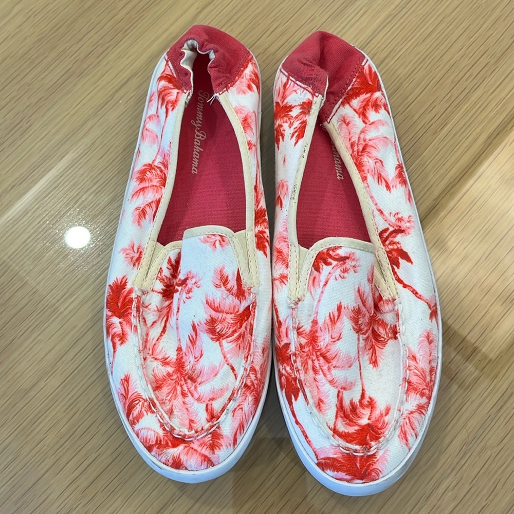 NWOT Tommy Bahama canvas deck shoes
